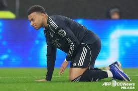 千胜教头！全队疯狂朝卡莱尔浇水庆祝 状元签概率14%已放眼明年